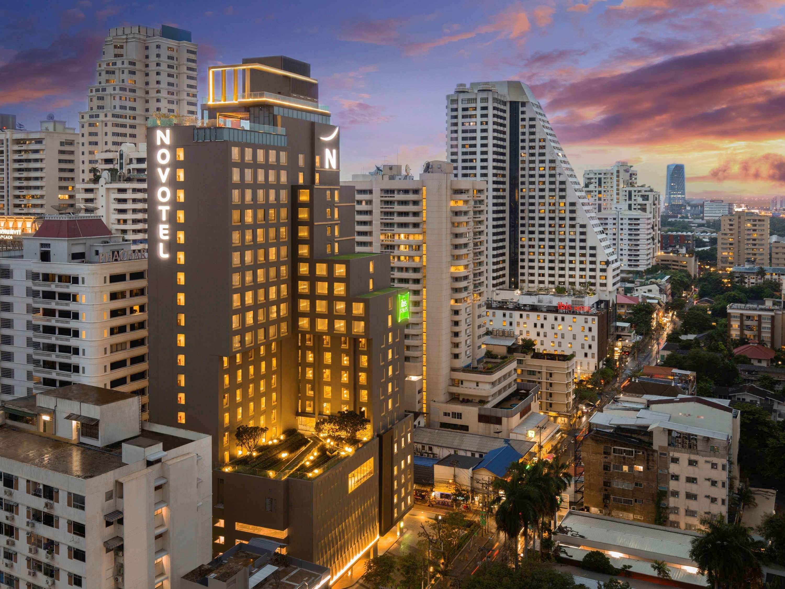 Готель Ibis Styles Bangkok Sukhumvit 4 Екстер'єр фото