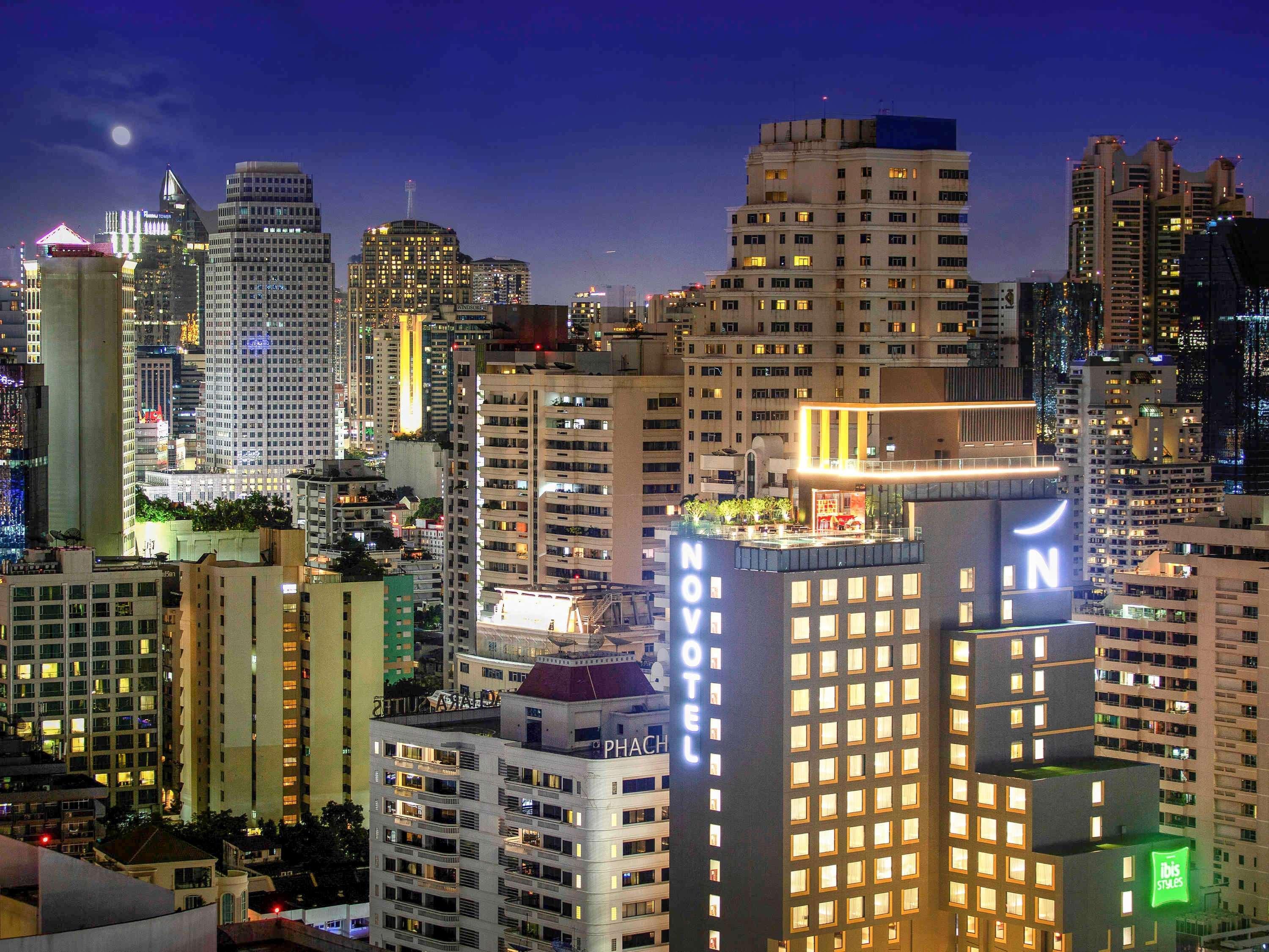 Готель Ibis Styles Bangkok Sukhumvit 4 Екстер'єр фото