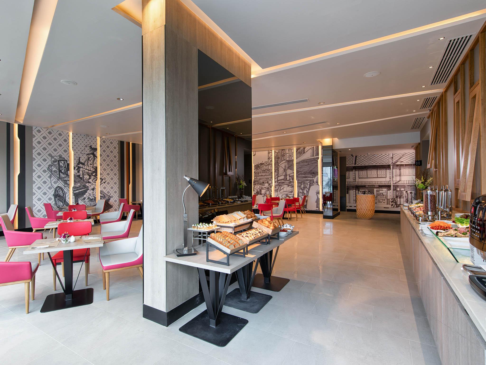 Готель Ibis Styles Bangkok Sukhumvit 4 Екстер'єр фото